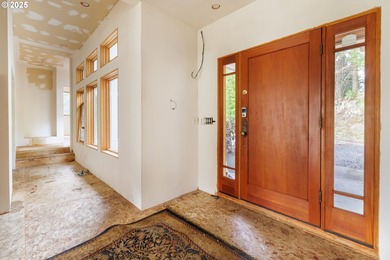 Tremendous remodel potential with this blank canvas, tri-level on Laurelwood Golf Course in Oregon - for sale on GolfHomes.com, golf home, golf lot