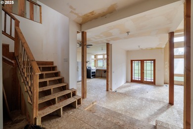 Tremendous remodel potential with this blank canvas, tri-level on Laurelwood Golf Course in Oregon - for sale on GolfHomes.com, golf home, golf lot