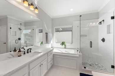 Updated home in prestigous Pinnacle Golf Club, Cedar Creek Lake! on Pinnacle Golf and Boat Club in Texas - for sale on GolfHomes.com, golf home, golf lot