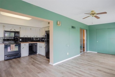 PRICED REDUCED!   Desirable 1,400 sq ft end unit, 2 bed/2 bath on On Top Of The World Golf Course in Florida - for sale on GolfHomes.com, golf home, golf lot