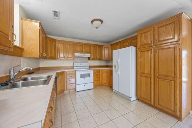 Highly sought after duplex in Holiday Island. Two roomy units on Holiday Island Executive Golf Course in Arkansas - for sale on GolfHomes.com, golf home, golf lot