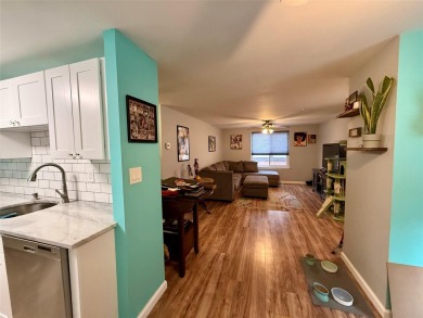 Move right in! Blue Ridge awesome ground floor Blair ranch unit! on Blue Ridge Golf Club in New York - for sale on GolfHomes.com, golf home, golf lot
