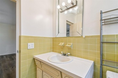BACK ON THE MARKET!   CAN NOW SHOW!  Desirable 1,400 sq ft end on On Top Of The World Golf Course in Florida - for sale on GolfHomes.com, golf home, golf lot