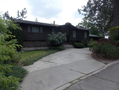 Be the 2nd owner of an authentic midcentury home built in 1972 & on Indian Canyon Golf Course in Washington - for sale on GolfHomes.com, golf home, golf lot