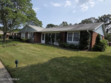 Move-in ready. This well maintained end-unit is sure to please on Leisure Village East in New Jersey - for sale on GolfHomes.com, golf home, golf lot