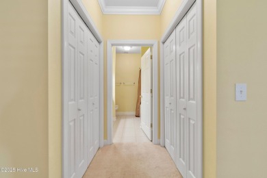 This 3 BR, 2.5 bathroom Osprey Ridge end unit condo in the on Sea Trail Golf Resort in North Carolina - for sale on GolfHomes.com, golf home, golf lot
