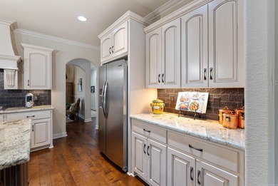 Beautiful home located in Chenal Valley with golf cart access to on Chenal Country Club - Bear Den Mountain in Arkansas - for sale on GolfHomes.com, golf home, golf lot