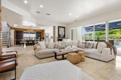 WELCOME TO YOUR DREAM HOME IN THE DESIRABLE DORAL GLEN COMMUNITY on Jim McLean Signature Course in Florida - for sale on GolfHomes.com, golf home, golf lot