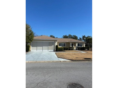 PRICE TO SELL!!  Ready for a New Homeowner!!  Two Large on Eagle Ridge At Spruce Creek Country Club in Florida - for sale on GolfHomes.com, golf home, golf lot