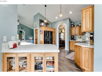 Don't miss your opportunity to own this beautiful home located on  in Oregon - for sale on GolfHomes.com, golf home, golf lot