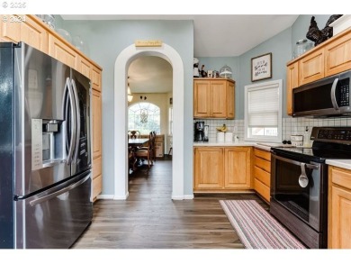 Don't miss your opportunity to own this beautiful home located on  in Oregon - for sale on GolfHomes.com, golf home, golf lot