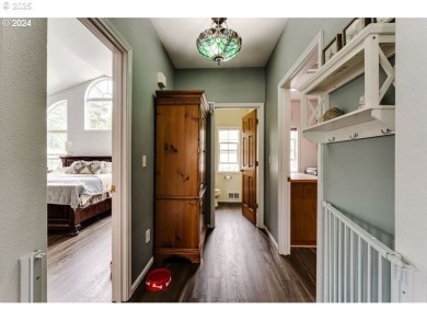 Don't miss your opportunity to own this beautiful home located on  in Oregon - for sale on GolfHomes.com, golf home, golf lot