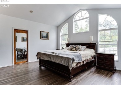 Don't miss your opportunity to own this beautiful home located on  in Oregon - for sale on GolfHomes.com, golf home, golf lot