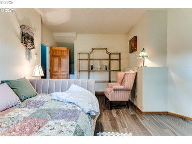 Don't miss your opportunity to own this beautiful home located on  in Oregon - for sale on GolfHomes.com, golf home, golf lot