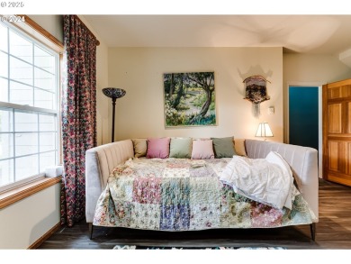 Don't miss your opportunity to own this beautiful home located on  in Oregon - for sale on GolfHomes.com, golf home, golf lot
