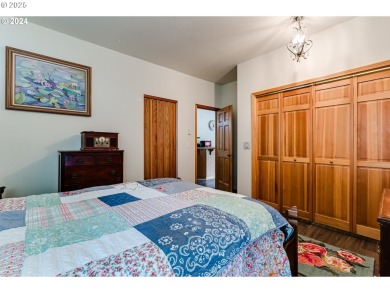 Don't miss your opportunity to own this beautiful home located on  in Oregon - for sale on GolfHomes.com, golf home, golf lot