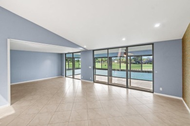 Move-in ready, flex 3BR/2BA condo in desirable Eastgate at on Hunters Run Golf and Country Club in Florida - for sale on GolfHomes.com, golf home, golf lot
