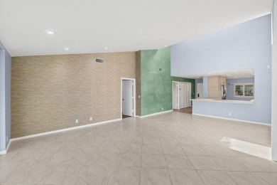 Move-in ready, flex 3BR/2BA condo in desirable Eastgate at on Hunters Run Golf and Country Club in Florida - for sale on GolfHomes.com, golf home, golf lot