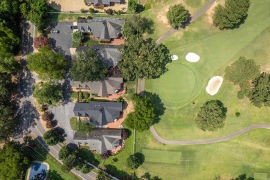 THE BEST OF GOLF COURSE LIVING! Enjoy INCREDIBLE golf course on Hot Springs Golf and Country Club in Arkansas - for sale on GolfHomes.com, golf home, golf lot
