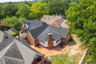 THE BEST OF GOLF COURSE LIVING! Enjoy INCREDIBLE golf course on Hot Springs Golf and Country Club in Arkansas - for sale on GolfHomes.com, golf home, golf lot