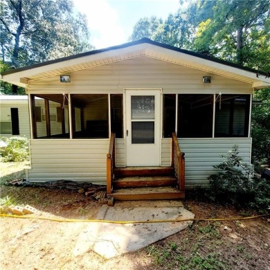 Charming  Move-In Ready in Turtle Cove!

Welcome to 281 on Turtle Cove Golf Course in Georgia - for sale on GolfHomes.com, golf home, golf lot