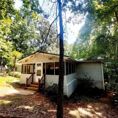 Charming  Move-In Ready in Turtle Cove!

Welcome to 281 on Turtle Cove Golf Course in Georgia - for sale on GolfHomes.com, golf home, golf lot