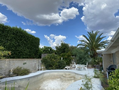 Fixer-Upper Investment Opportunity-3 bed 2-bath with a private on Rolling Hills Golf Course in Arizona - for sale on GolfHomes.com, golf home, golf lot