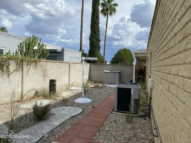 Fixer-Upper Investment Opportunity-3 bed 2-bath with a private on Rolling Hills Golf Course in Arizona - for sale on GolfHomes.com, golf home, golf lot