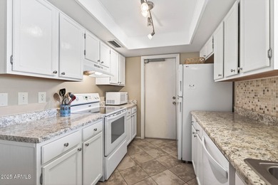 NEW PRICE! Fully furnished this unit offers easy on Deer Valley Golf Course in Arizona - for sale on GolfHomes.com, golf home, golf lot