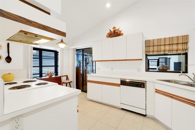 Autumn Green Village offers this charming 2-bedroom, 2-bath home on Ventura Country Club in Florida - for sale on GolfHomes.com, golf home, golf lot