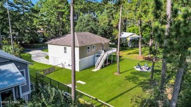 Charming Southern cottage in Pleasant Point with golf course on The Golf Club at Pleasant Point Plantation in South Carolina - for sale on GolfHomes.com, golf home, golf lot