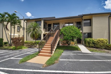 Updated 2 bed 2 bath plus bonus Florida room with closet on Forest Oaks Golf Club in Florida - for sale on GolfHomes.com, golf home, golf lot