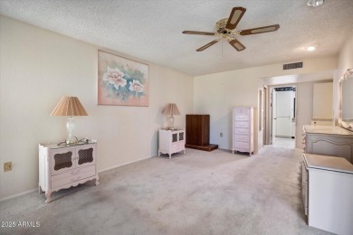 Welcome to your perfect Arizona retreat! This charming Gemini on PalmBrook Country Club in Arizona - for sale on GolfHomes.com, golf home, golf lot