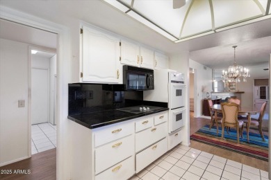 Welcome to your perfect Arizona retreat! This charming Gemini on PalmBrook Country Club in Arizona - for sale on GolfHomes.com, golf home, golf lot