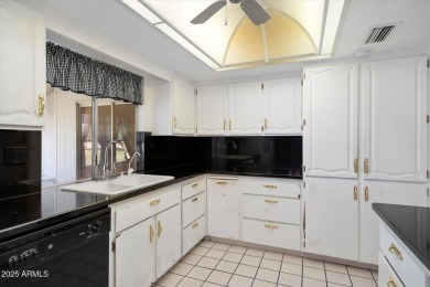 Welcome to your perfect Arizona retreat! This charming Gemini on PalmBrook Country Club in Arizona - for sale on GolfHomes.com, golf home, golf lot