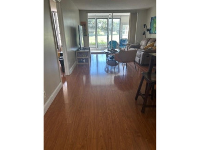 Beautiful apt for sale, unfurnished, 1 bedroom & 1/1 bath (no on Palm-Aire Country Club and Resort - The Oaks in Florida - for sale on GolfHomes.com, golf home, golf lot