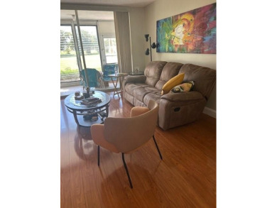 Beautiful apt for sale, unfurnished, 1 bedroom & 1/1 bath (no on Palm-Aire Country Club and Resort - The Oaks in Florida - for sale on GolfHomes.com, golf home, golf lot