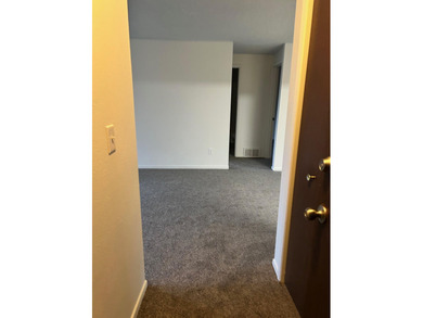 Latah Creelk golf course community condo. 1440sqft 2 story unit on Hangman Valley Golf Course in Washington - for sale on GolfHomes.com, golf home, golf lot