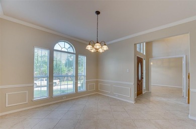 Spacious and beautifully maintained 4-bedroom, 2.5-bath home on The Shores Country Club in Texas - for sale on GolfHomes.com, golf home, golf lot