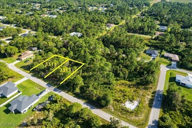 Vacant 0.25-acre residential lot with sought-after southern on River Hall Country Club in Florida - for sale on GolfHomes.com, golf home, golf lot