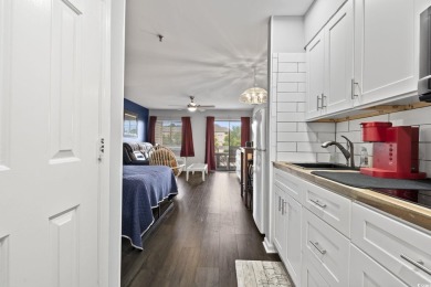 Move-in ready and recently updated, this efficiency condo in the on Possum Trot Golf Course in South Carolina - for sale on GolfHomes.com, golf home, golf lot