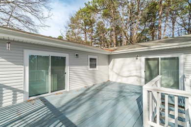 MOVE IN READY and only 4 minutes from the West Gate! This on DeSoto Golf Course in Arkansas - for sale on GolfHomes.com, golf home, golf lot