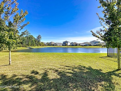 5 bedroom 3 full bath home on a convenient cul de sac location on Golf Club At South Hampton in Florida - for sale on GolfHomes.com, golf home, golf lot