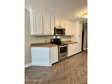 100% USDA financing available to qualified buyers! 3 bedroom, 2 on Castlewoods Golf Club in Mississippi - for sale on GolfHomes.com, golf home, golf lot
