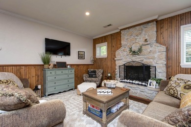 Discover this charming stand-alone condo in the Villas of Fisher on Kimberling City Golf Club in Missouri - for sale on GolfHomes.com, golf home, golf lot