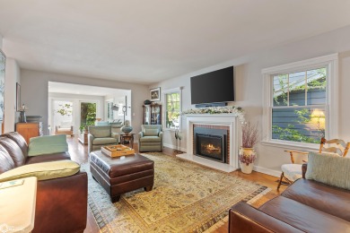 Gorgeous Lakeshore Living! Welcome to your dream retreat on the on All Vets Golf Club in Iowa - for sale on GolfHomes.com, golf home, golf lot