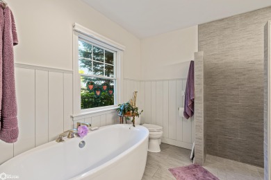 Gorgeous Lakeshore Living! Welcome to your dream retreat on the on All Vets Golf Club in Iowa - for sale on GolfHomes.com, golf home, golf lot