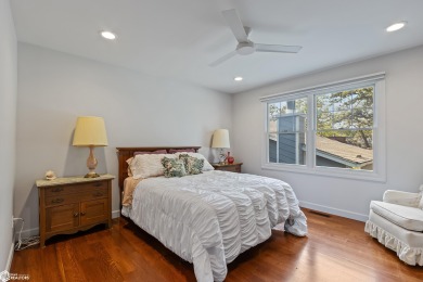 Gorgeous Lakeshore Living! Welcome to your dream retreat on the on All Vets Golf Club in Iowa - for sale on GolfHomes.com, golf home, golf lot