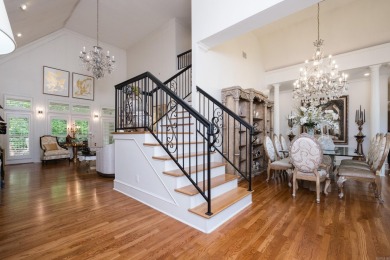 Beautiful home in the desirable gated neighborhood, The OAKS in on Chenal Country Club - Bear Den Mountain in Arkansas - for sale on GolfHomes.com, golf home, golf lot