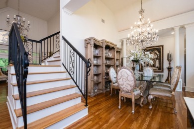 Beautiful home in the desirable gated neighborhood, The OAKS in on Chenal Country Club - Bear Den Mountain in Arkansas - for sale on GolfHomes.com, golf home, golf lot